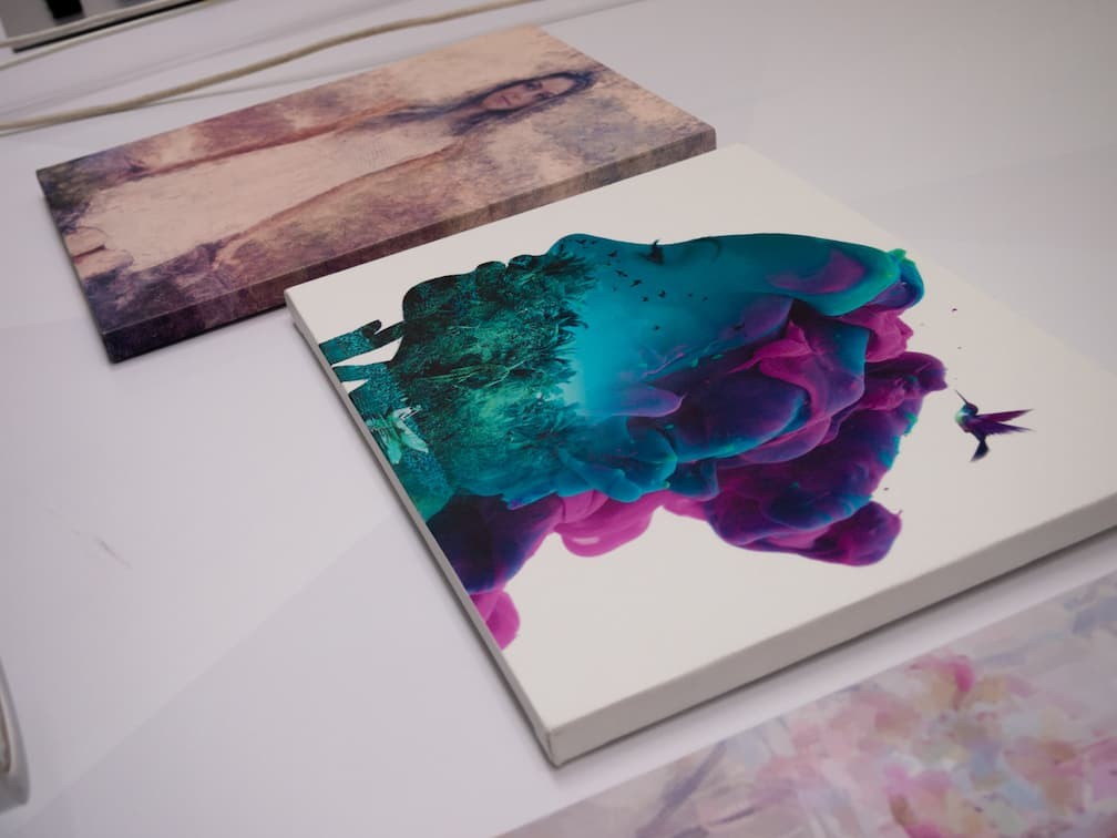 Принт на абстракция върху канаваца